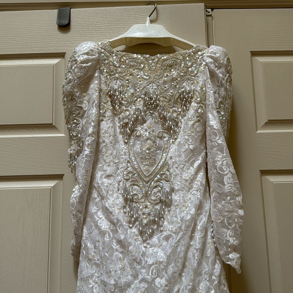 Vintage wedding dress